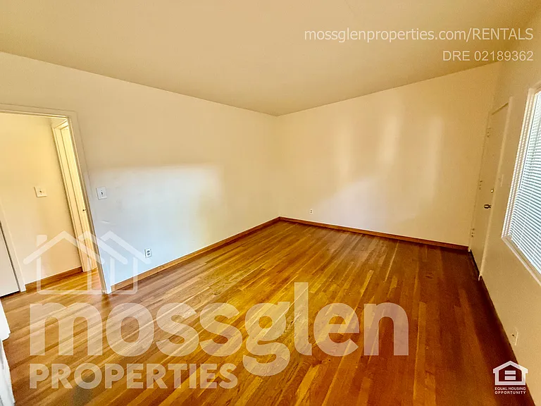 2715 O St #8 — Photo 4