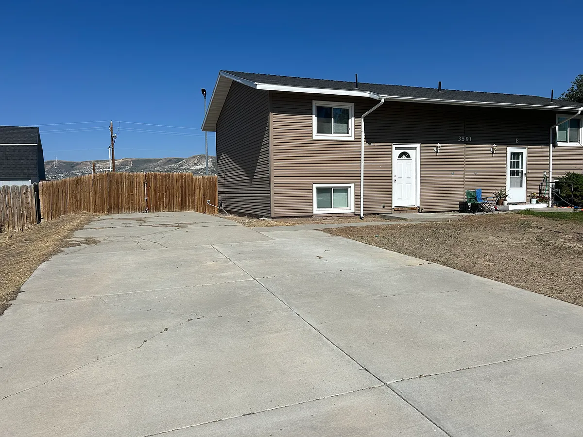 Building Photo - 3591 Cleveland Dr #A