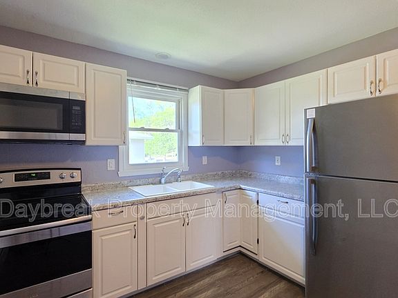 5th image of 204 4th St NW APT 1