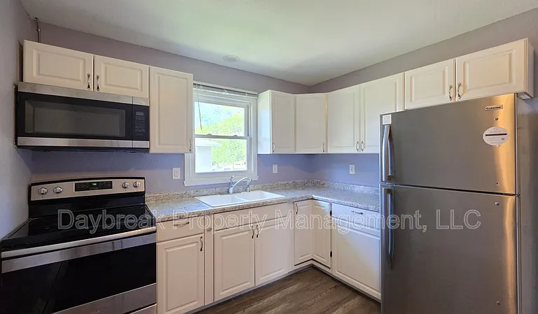 204 4th St NW #1 — Photo 5