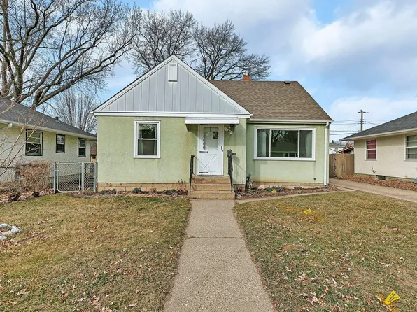 1547 Chamber St, Saint Paul, MN 55106