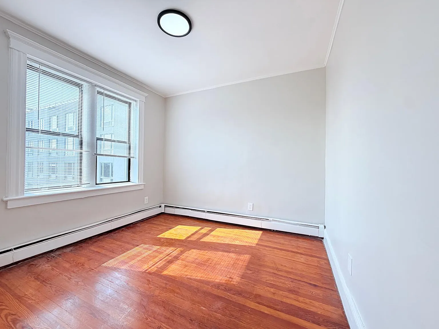 6302 Polk St — Photo 4