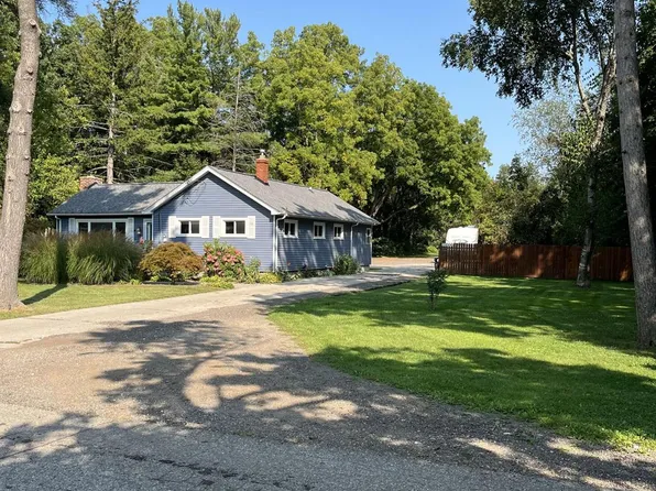 2780 Grandview Blvd, Waterford, MI 48329