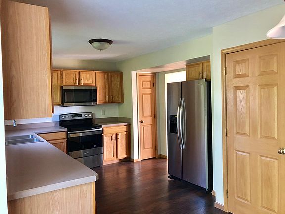 3rd image of 1161 McNeil Dr