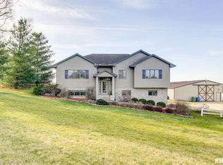 1975 2nd Ave S, Clinton, IA 52732