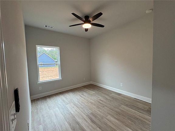 4th image of 2057 N Hicks Rd
