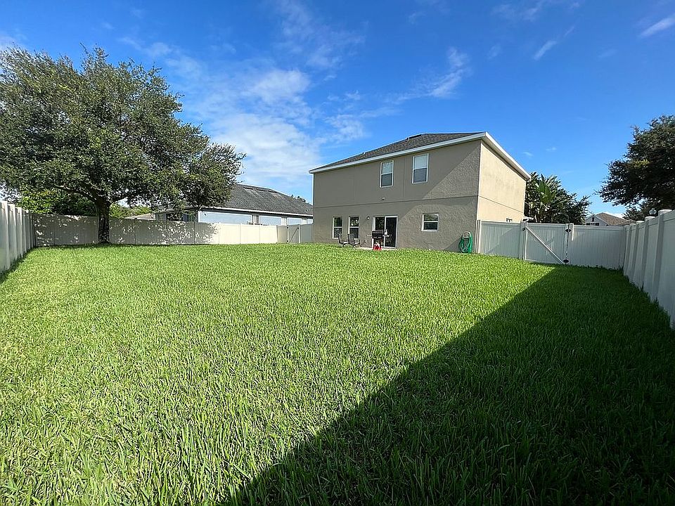 Huge beautiful back yard!