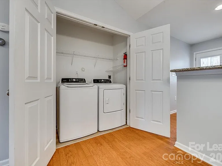 2052 Shady Pond Dr — Photo 23