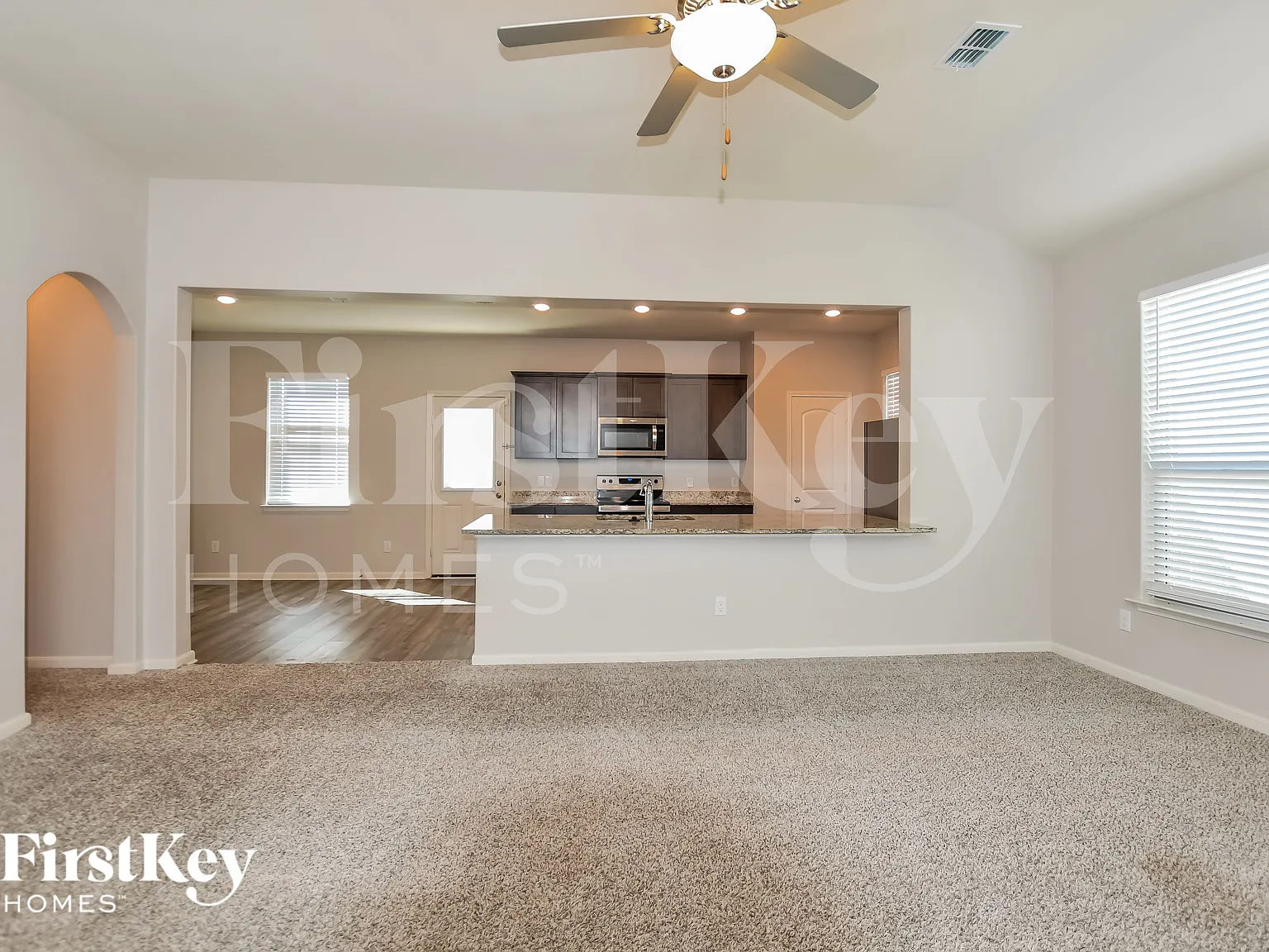 4 bed, 2.0 bath, 1803 sqft, $2,205 — Photo 4