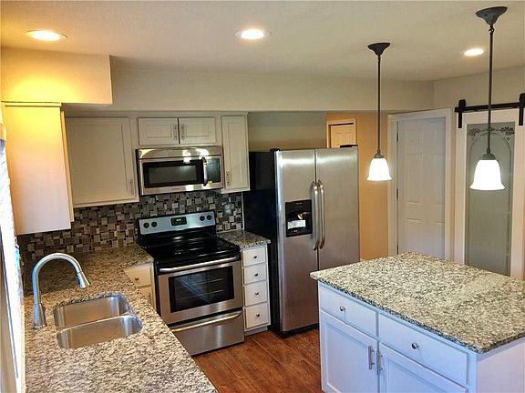 4th image of 3105 Monarch Dr