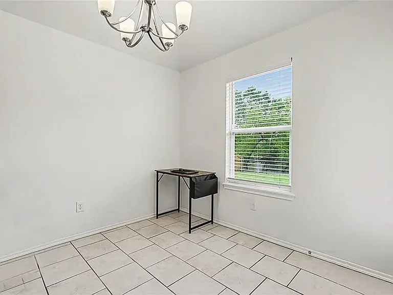 2344 Roca Dr — Photo 10
