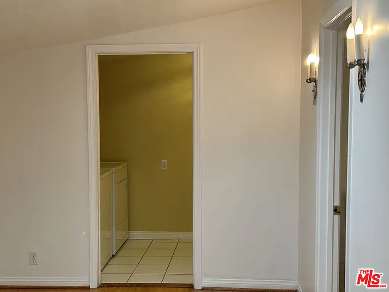 8711 Sherwood Dr — Photo 12