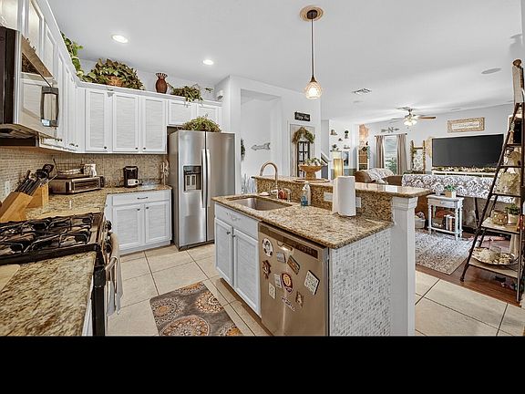 4th image of 12216 Alachua Ln