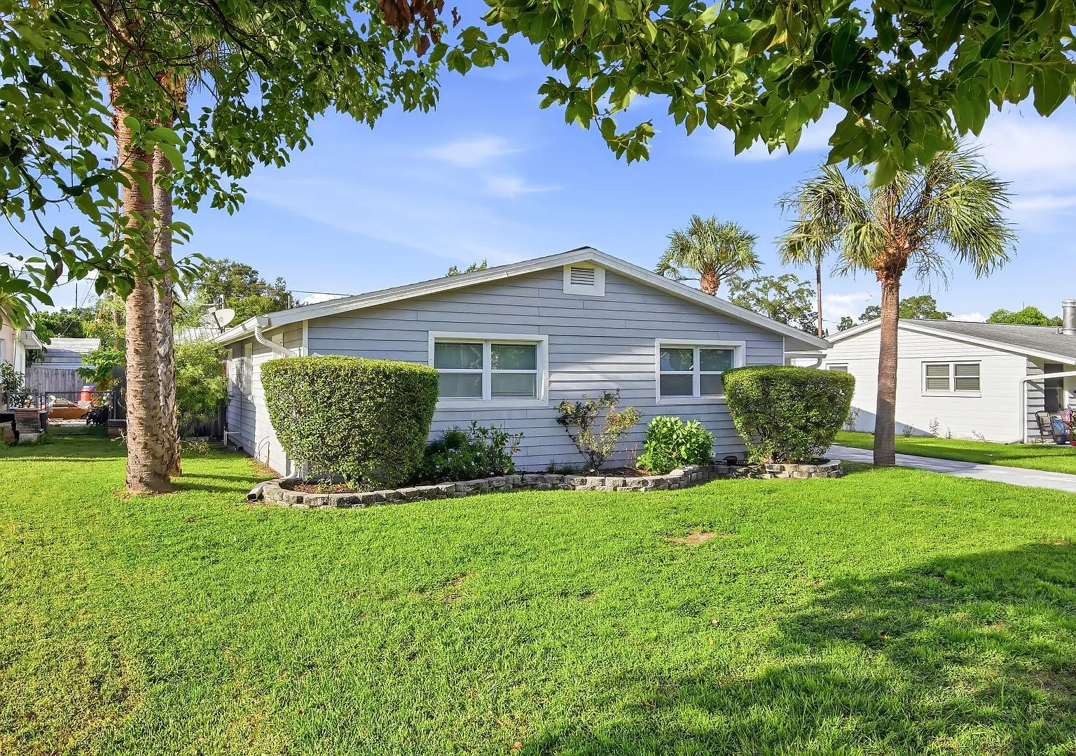 Remodeled 3BR/2BA Tampa home with fenced yard and one car garage. — Photo 3