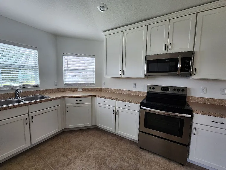 737 Buccaneer Blvd — Photo 5