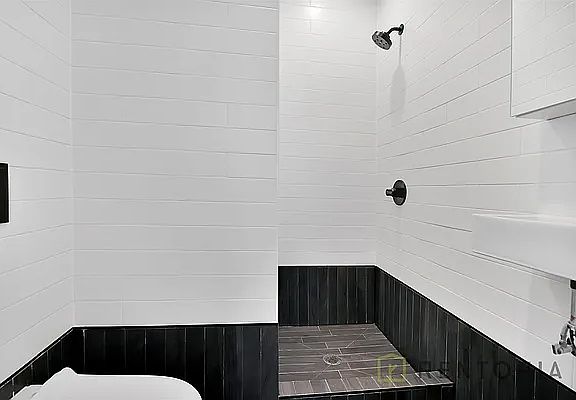 3rd image of 90 Manhattan Ave #4J