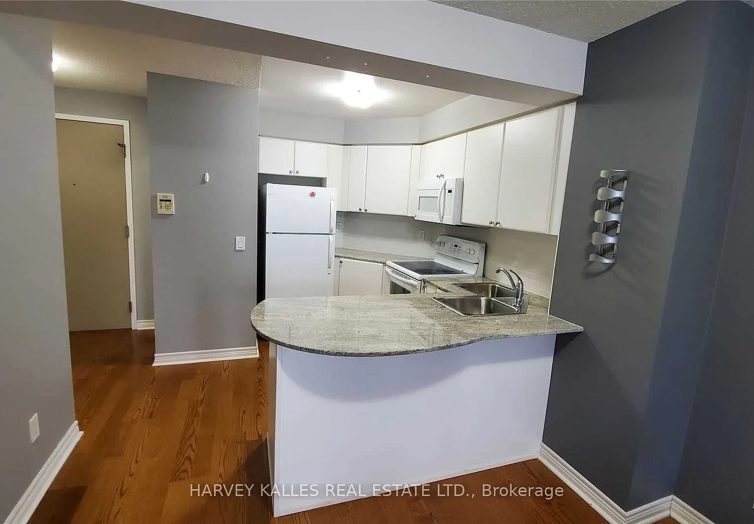1 bed, $2,595 — Photo 2