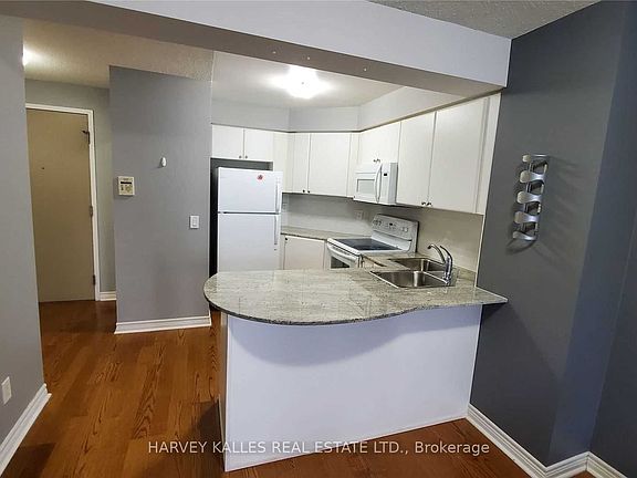 2nd image of 763 Bay St #2313