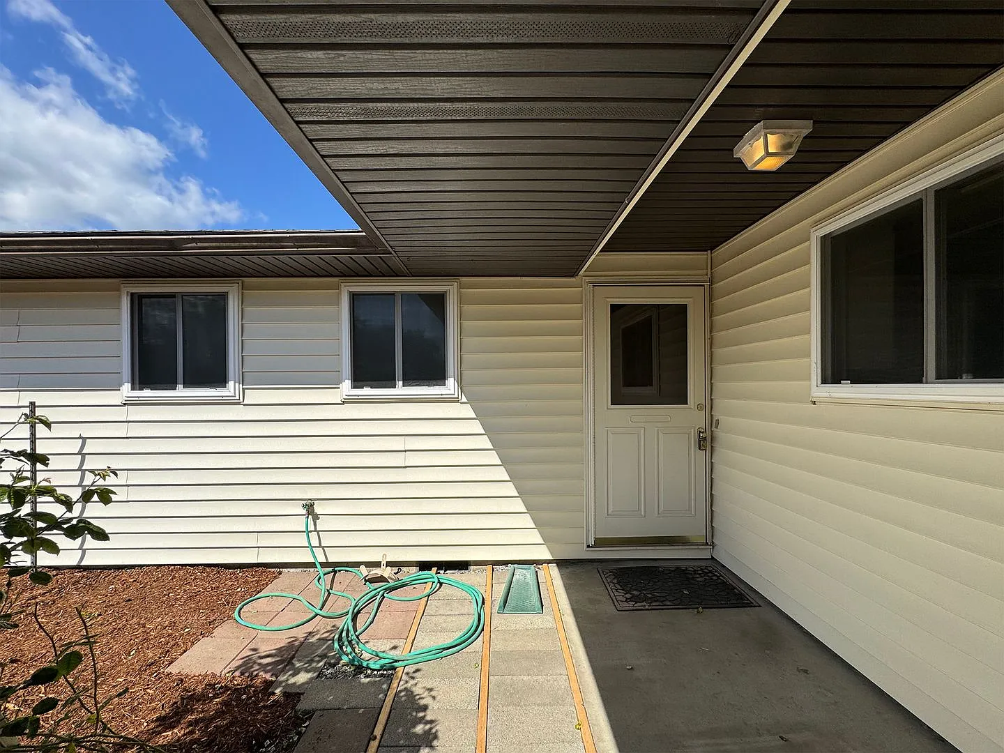 Dungeness Area Home for Lease — Photo 3