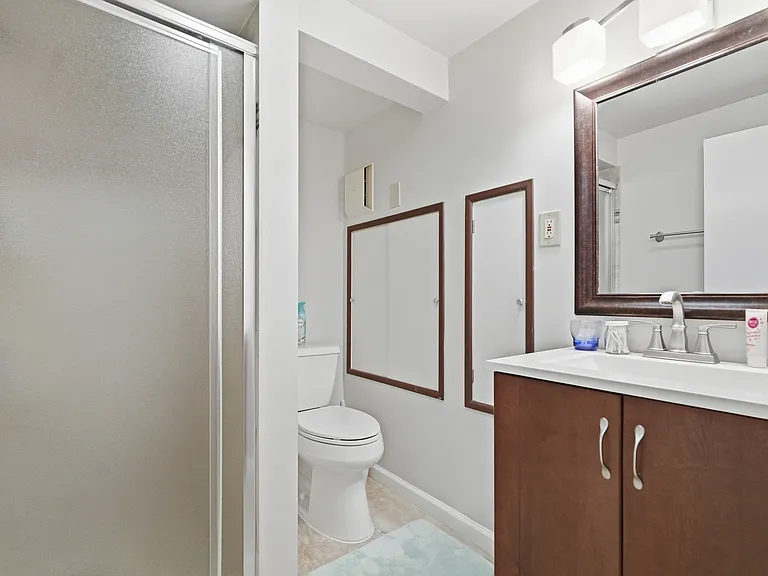 855 N Frederick St — Photo 9