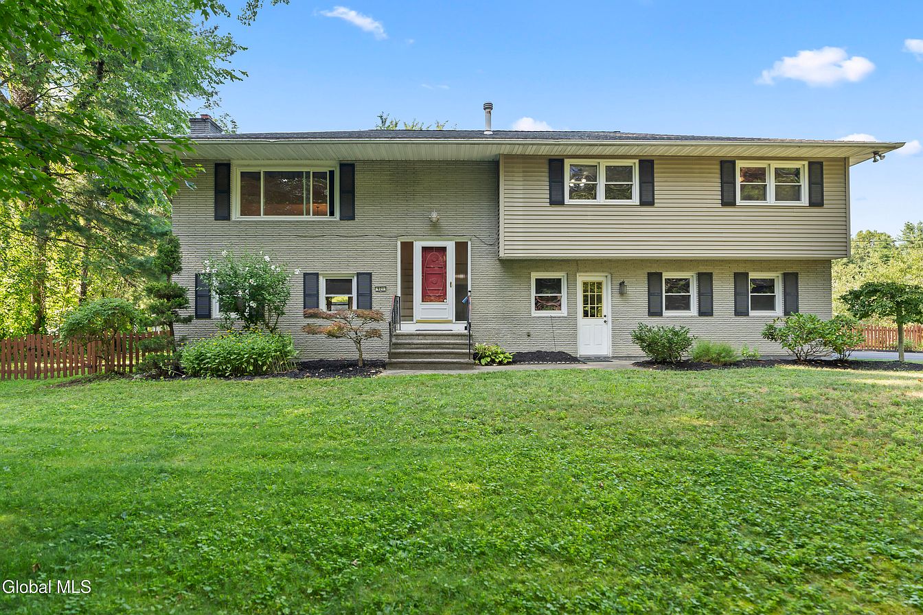 1st image of 921 E Pine Hill Drive