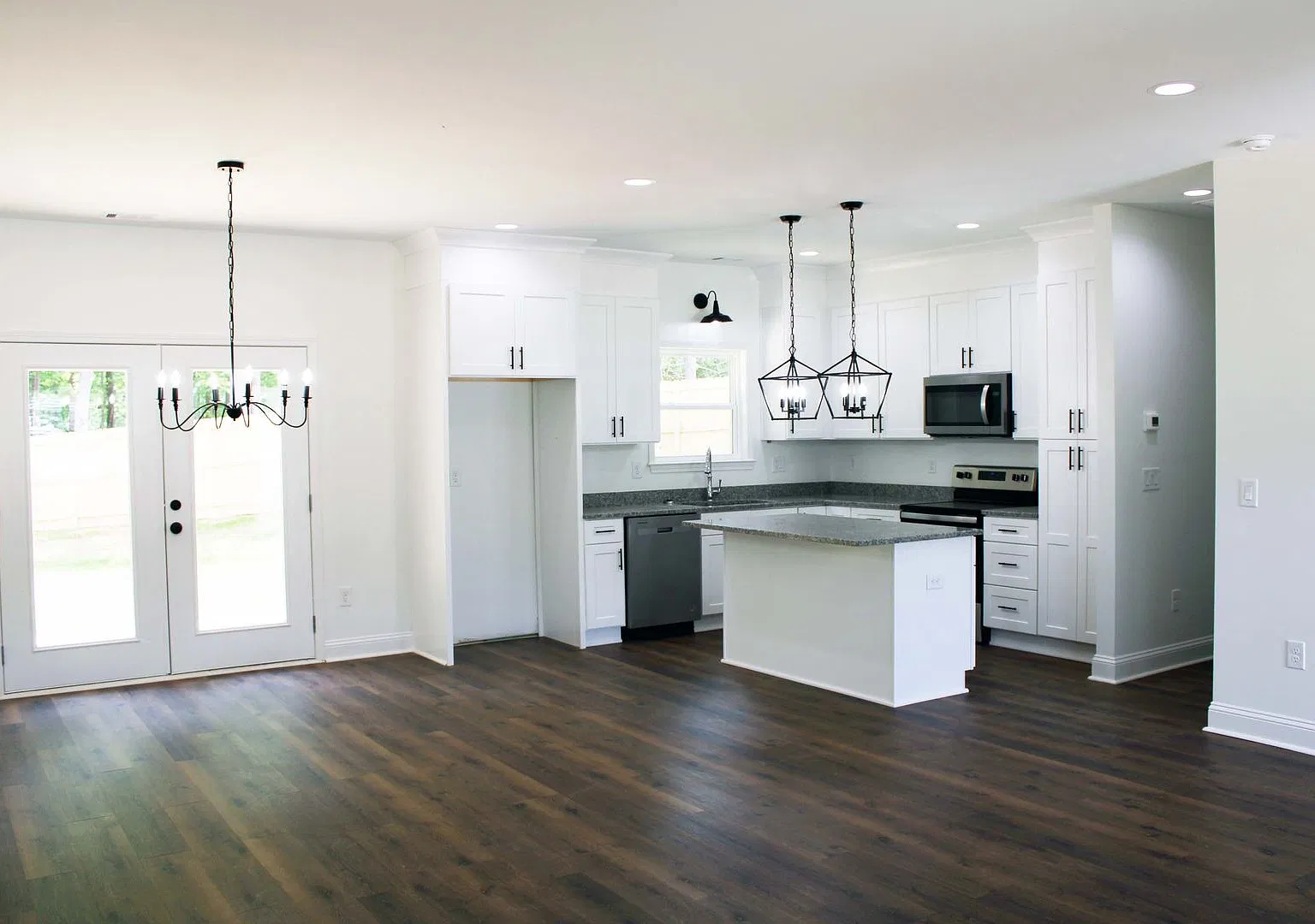 2023 Clean Luxury 3BR/2BA Rental Home — Photo 3