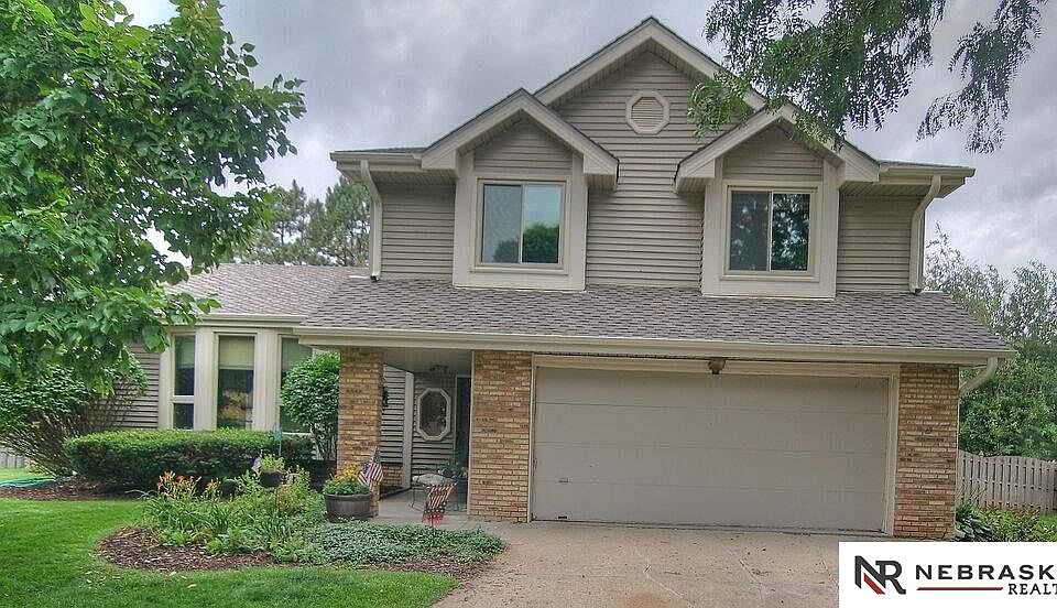 1st image of 728 S 153rd Cir