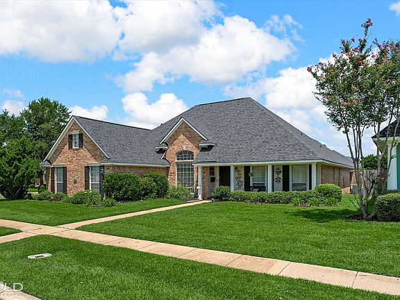4th image of 3301 Colonial Dr