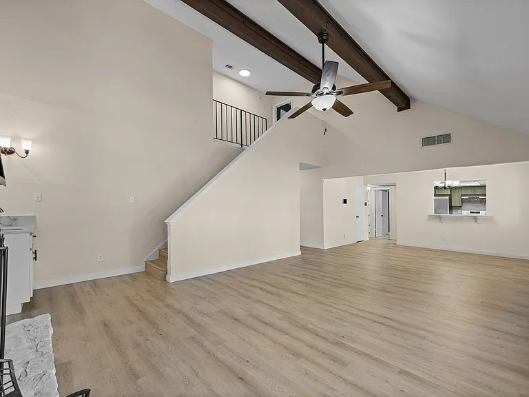High, lofted ceilings in the living room.