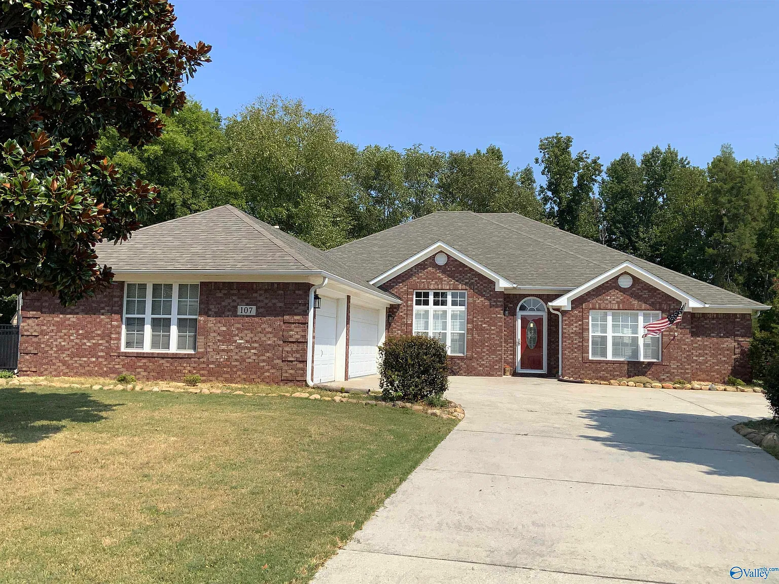 4 bed, 2.5 bath, 2826 sqft, $2,800 — Photo 1