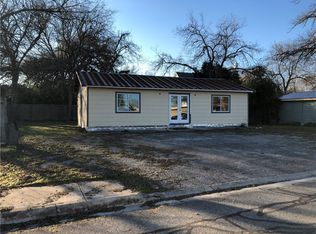 115 S Guadalupe St, Lockhart, TX 78644