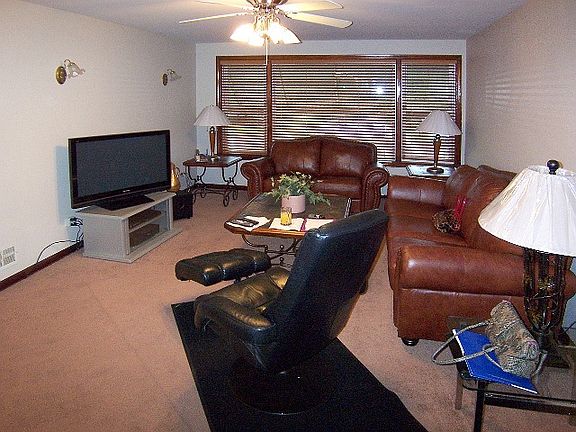 4th image of 7122 W Summerdale Ave
