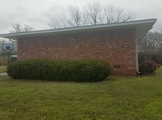 1805 Monument Rd, Ponca City, OK 74604