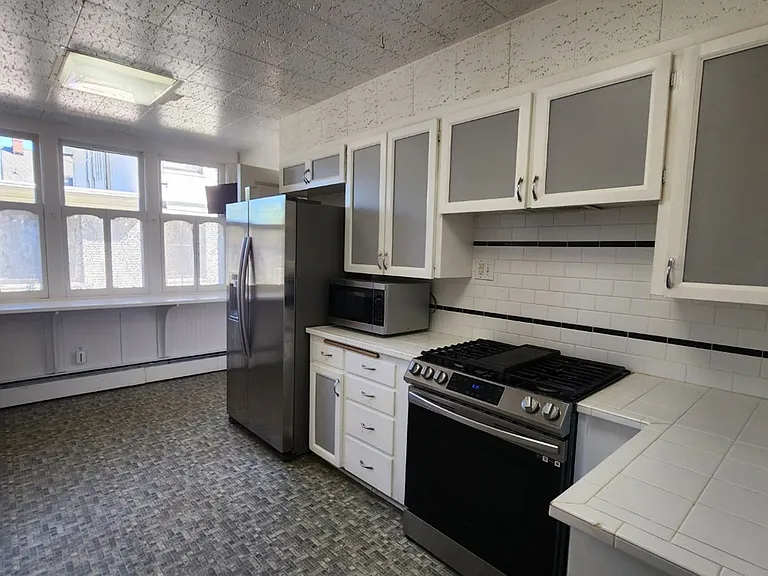 3316 Grand Ave — Photo 9