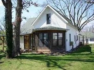 25491 Oakdale Dr, Lebanon, MO 65536