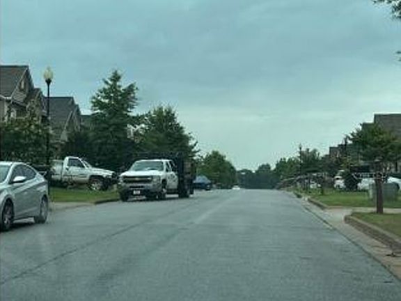 Exterior Neighborhood (street photo)