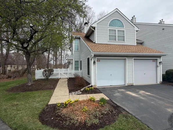 514 Cedar Hollow Dr, Yardley, PA 19067