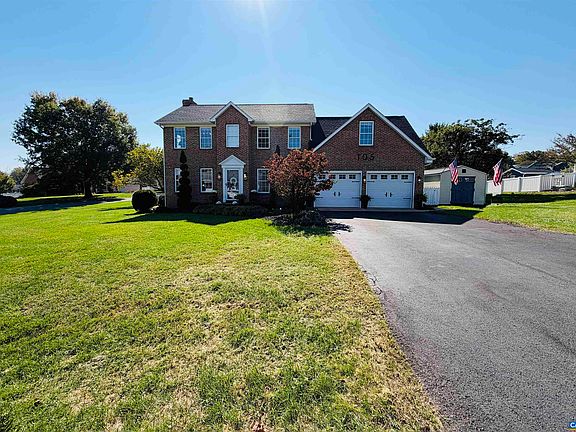 3rd image of 105 Willow Dr