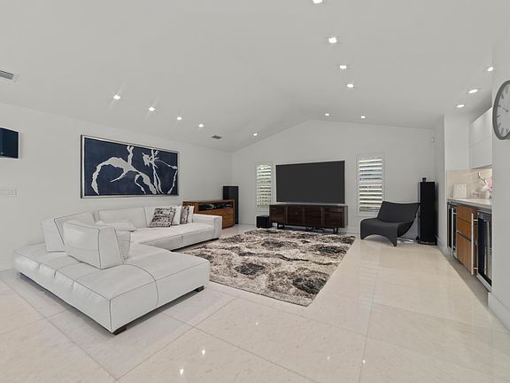 Home For Sale In Deer Creek