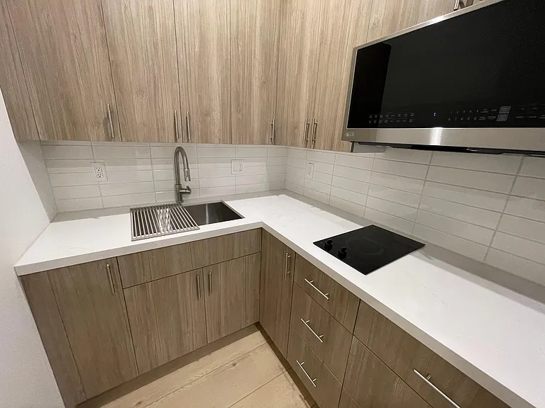 10516 Santa Monica Blvd #4 — Photo 3