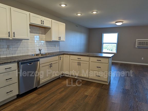 3rd image of 1873 10th Ave E APT 101