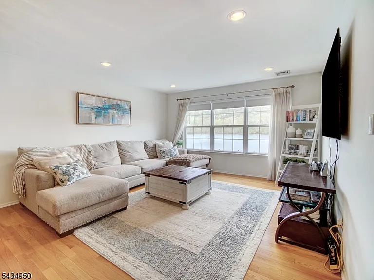 14 Lagoon Way — Photo 22