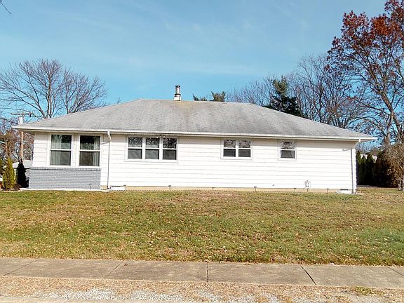 2nd image of 3 Mount Logan Ln