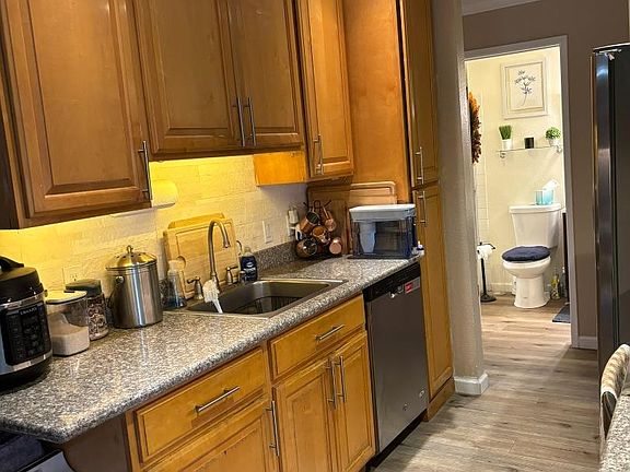 5th image of 2077 Washington Ave APT 209