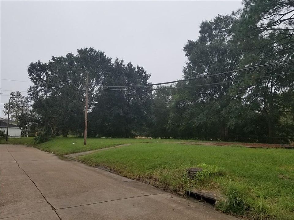 2nd image of 1700 Cactus Dr