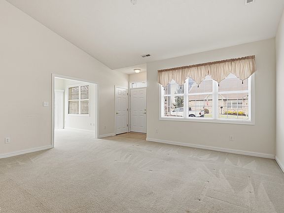 4th image of 18412 Piers End Dr