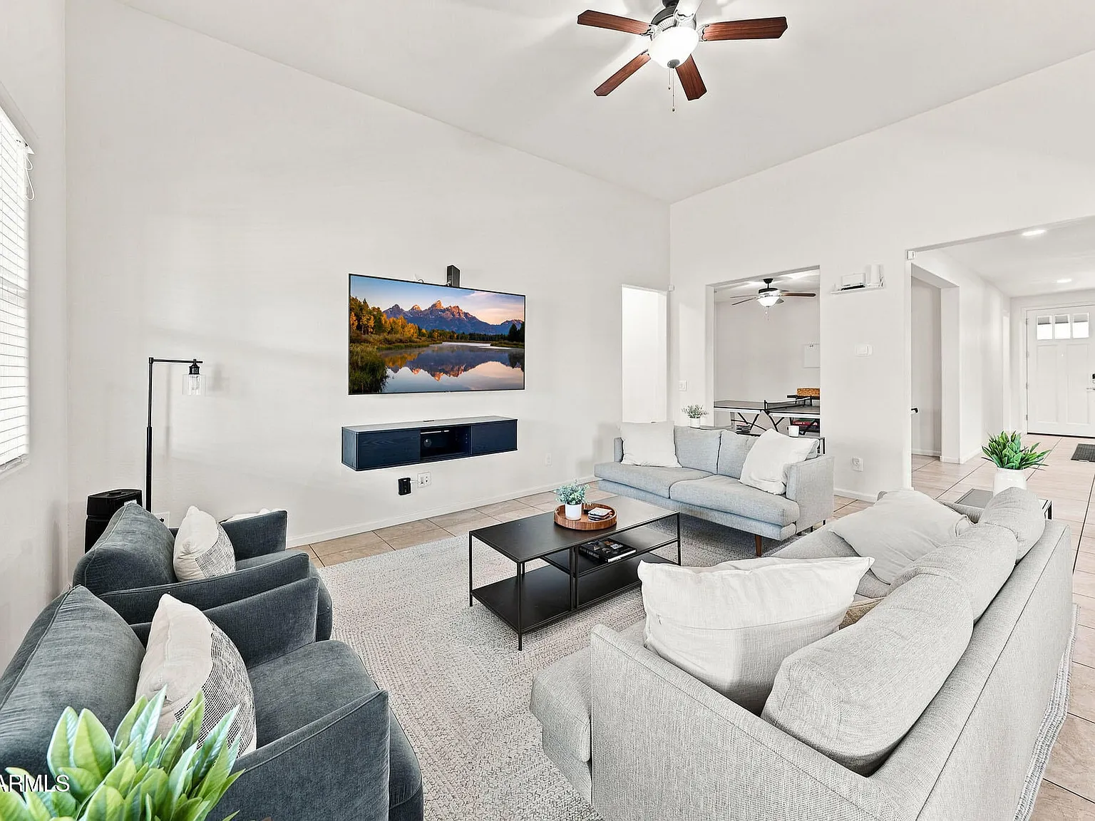 5 bed, 3.5 bath, 2620 sqft, $3,995 — Photo 3