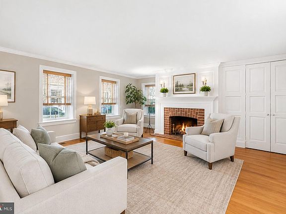 4th image of 158 Prince George St