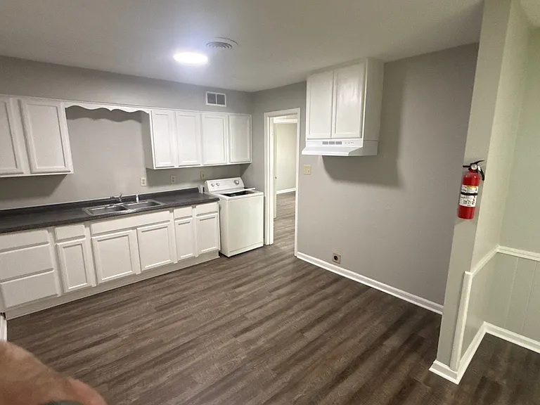 3931 Callahan Dr — Photo 3