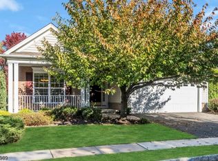 200 Stone Manor Dr, Somerset, NJ 08873